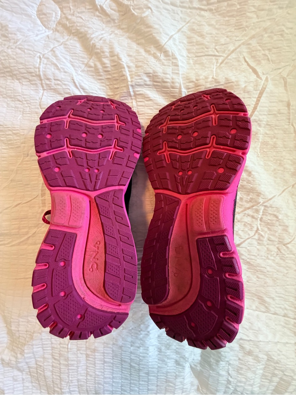 Brooks Women's Black and Hot Pink Sneakers. - Picture 3 of 4